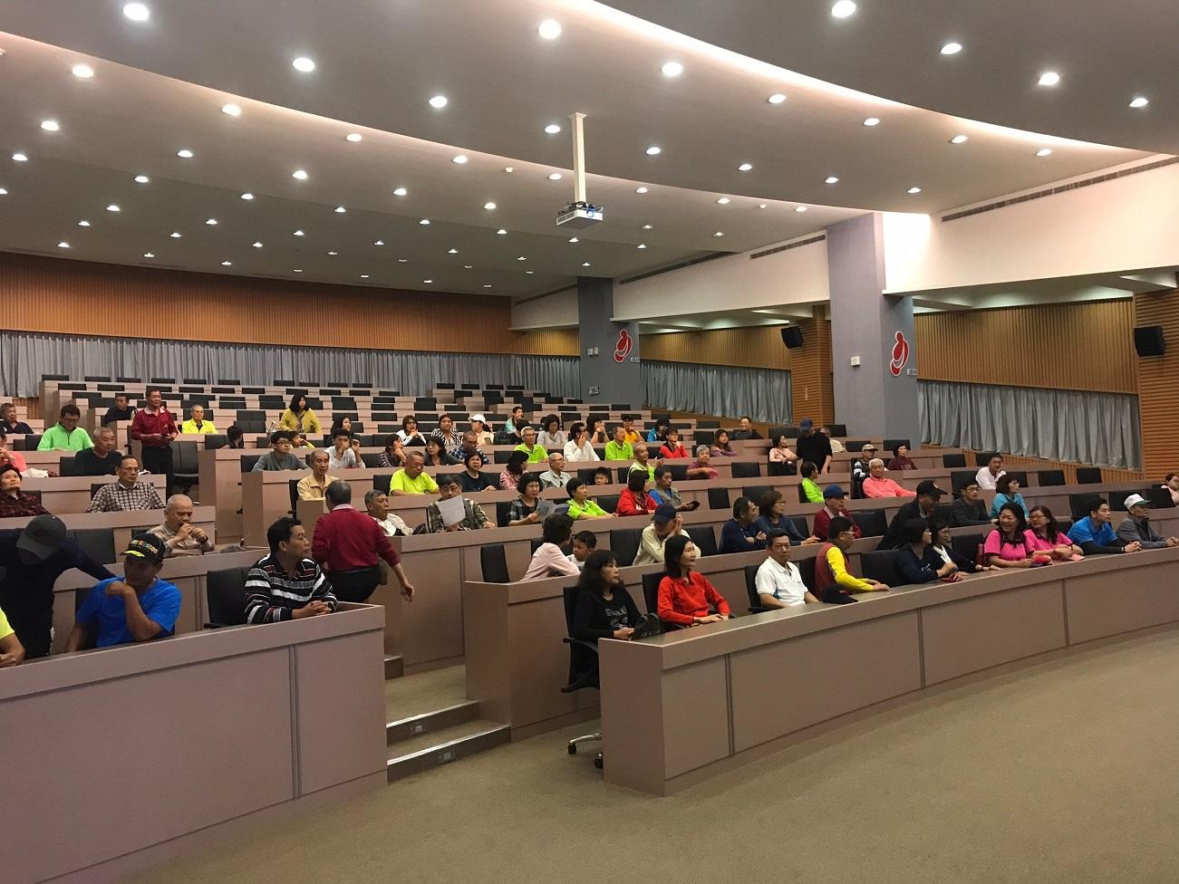 歡迎高雄市中藥商公會登山隊貴賓蒞臨